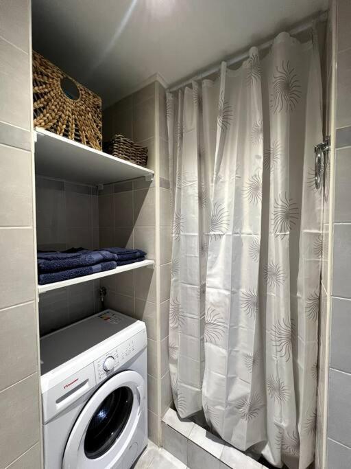 Jimmy'S Pool Apartment Peraia  Bagian luar foto